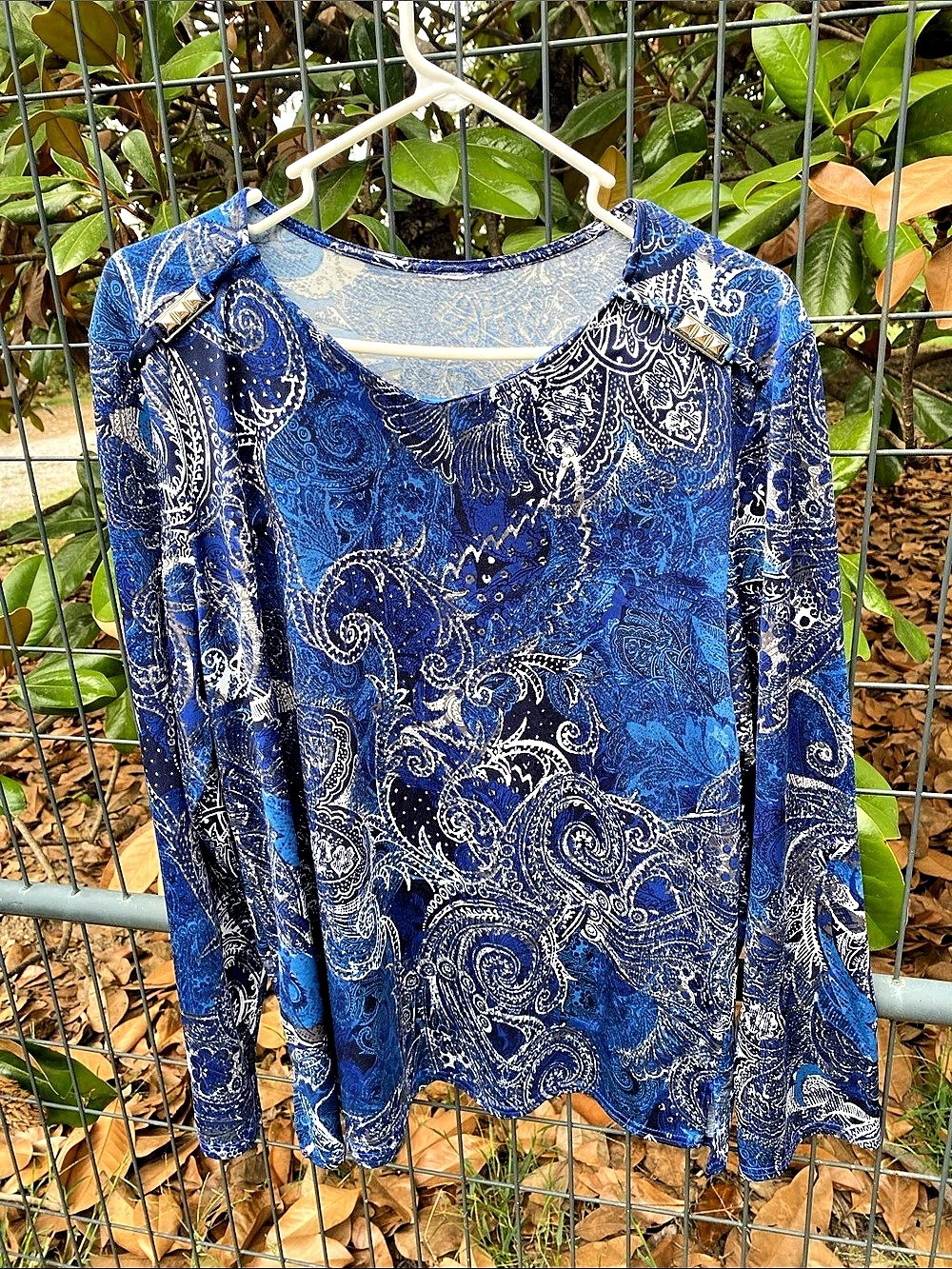 Woman's X-Large Blue Paisley Long Sleeve Silver-Tone Accents Top Tag Removed
